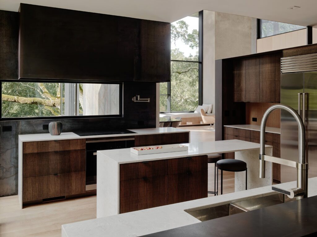 modern kitchen made by using kitchen remodeling trends